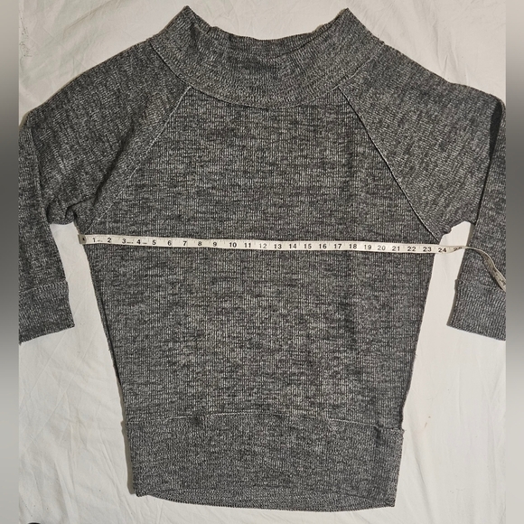 💜💖UMGEE Sweater Gray Pullover Size M🩵 - Picture 7 of 7